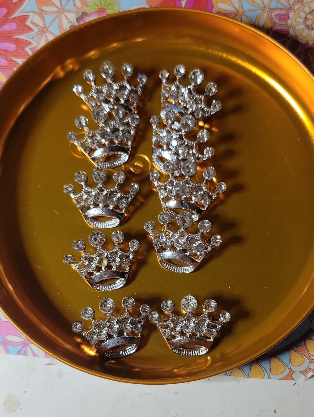 10 pc's Silver Crown Lapel Pins